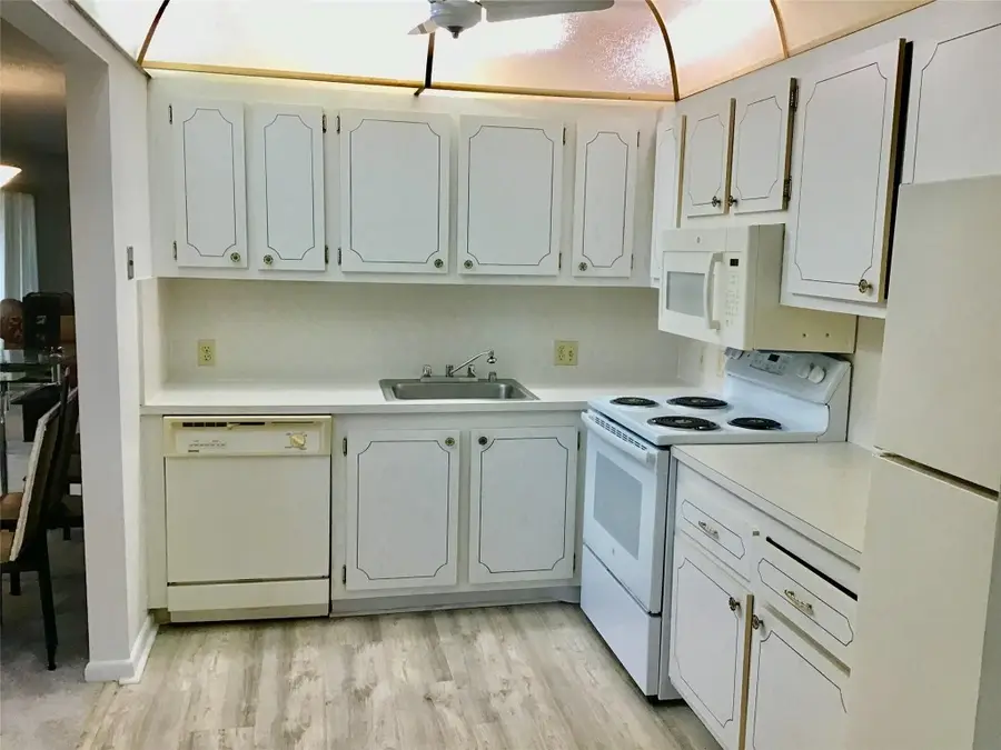 204 Preston #204, Boca Raton, FL 33434 - Image #3