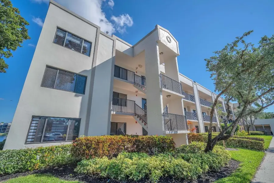 10738 W Clairmont Circle #206, Fort Lauderdale, FL 33321 - Image #2