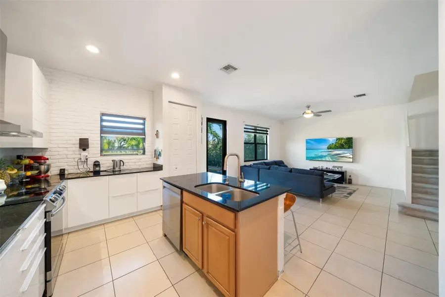 631 NE 191st Ter, Miami, FL 33179 - Image #3