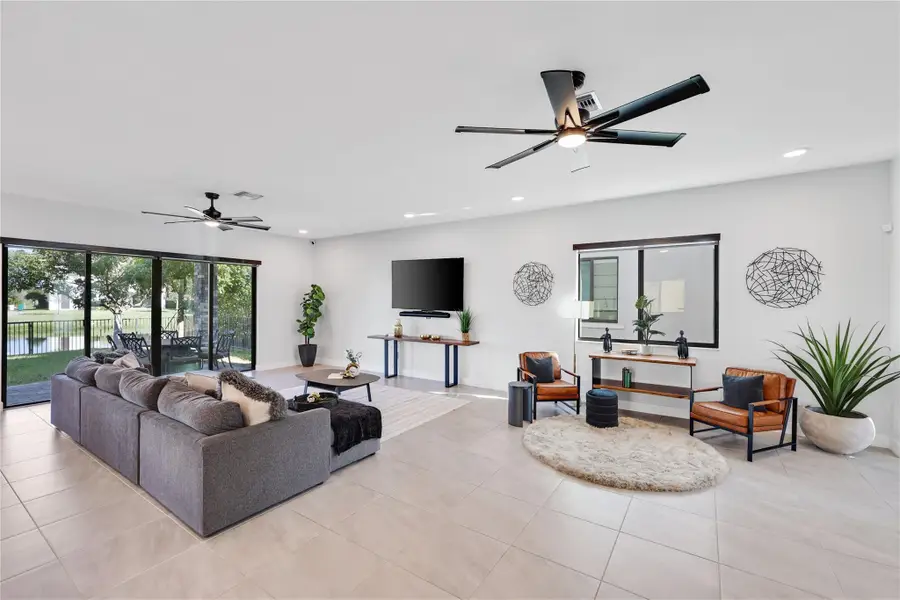 10705 Aqua Ct, Parkland, FL 33076 - Image #2