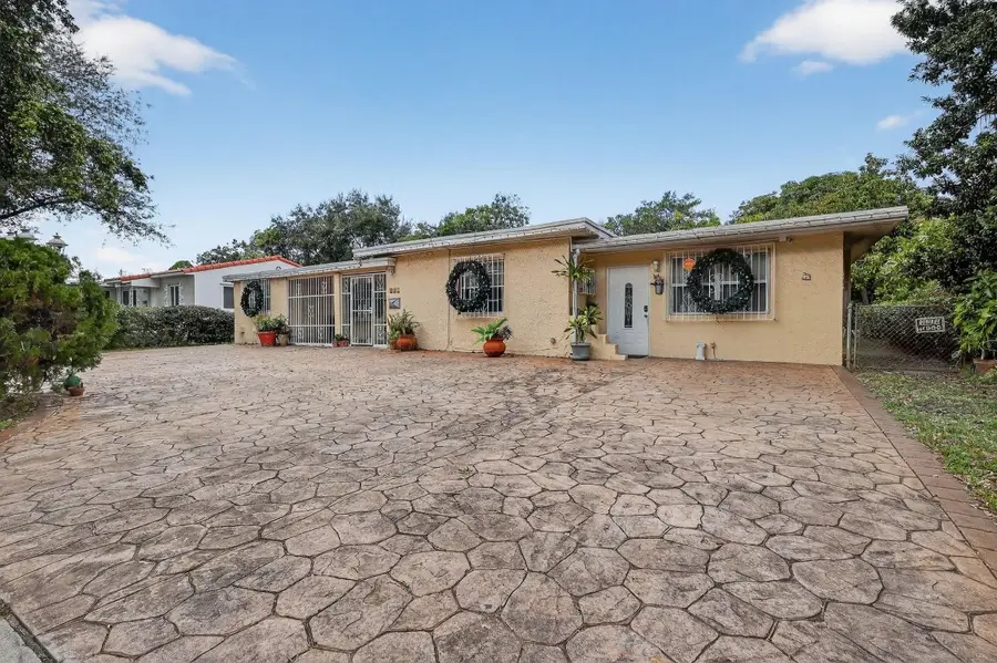 641 NE 140th Street, North Miami, FL 33161 - Image #2