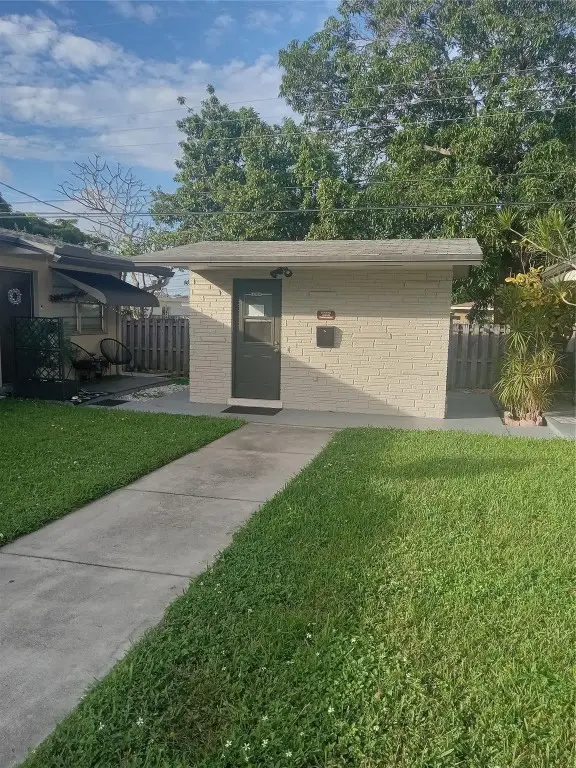 2901 Jackson Street #9, Hollywood, FL 33020 - Image #1