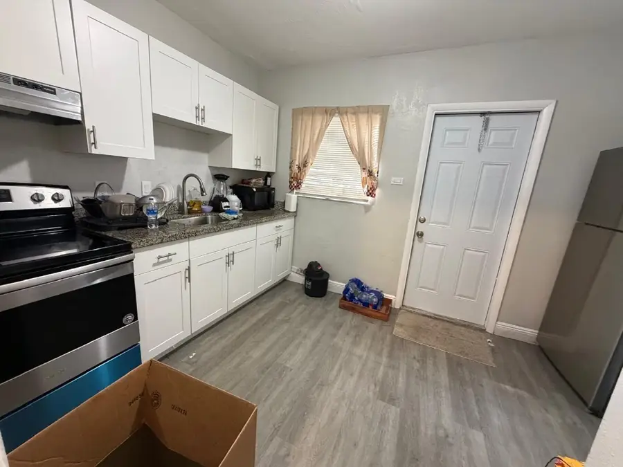 405 NW 18th Avenue, Fort Lauderdale, FL 33311 - #3