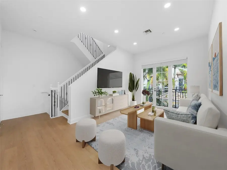 510 SE 7th Street #401, Fort Lauderdale, FL 33301 - Image #2