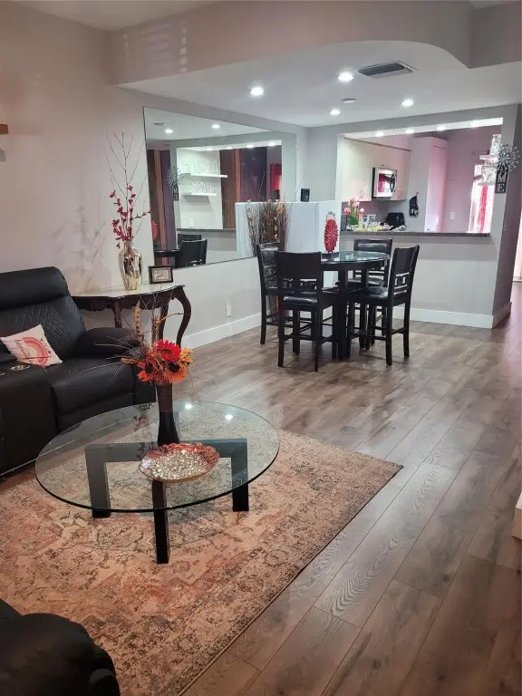 8121 San Carlos Circle #8121, Tamarac, FL 33321 - Image #3