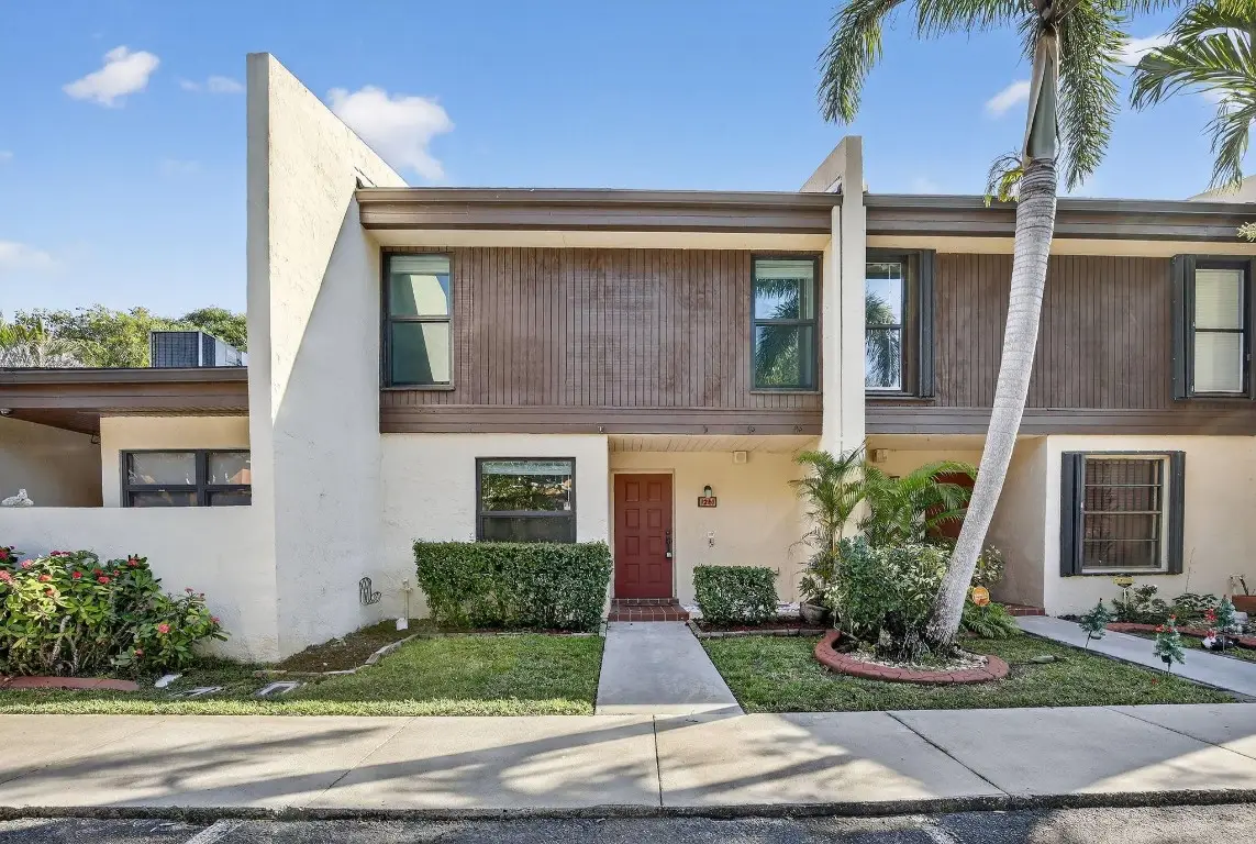 1261 NW 99th Terrace #47, Pembroke Pines, FL 33024 - Image #1