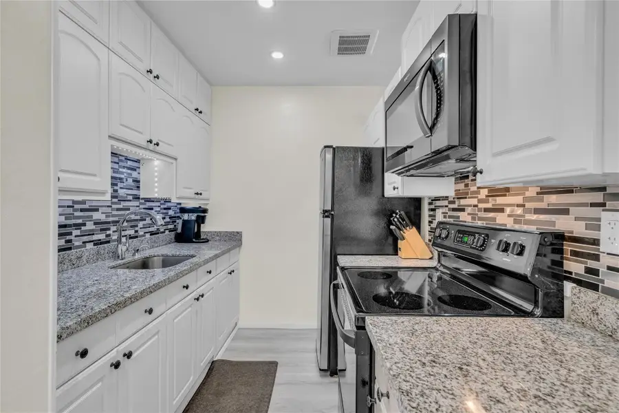 1050 SW 11th Street #1L, Hallandale Beach, FL 33009 - Image #3