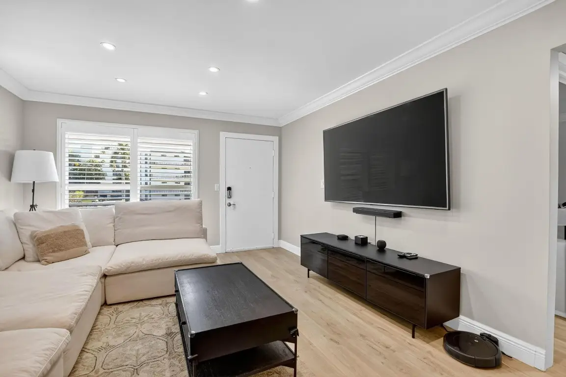 55 SE 14th Street #211, Boca Raton, FL 33432 - Image #1