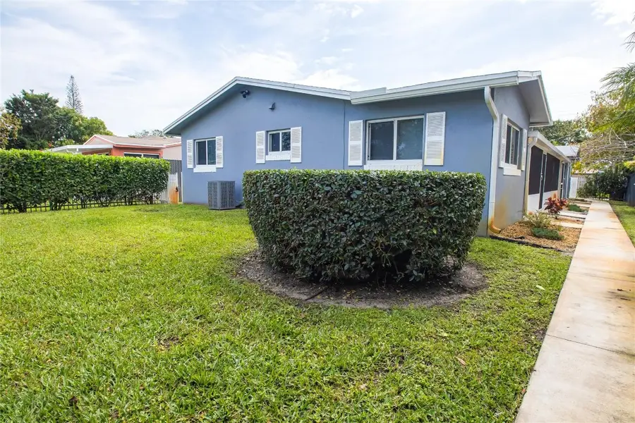 2432 Sherman Street, Hollywood, FL 33020 - Image #3