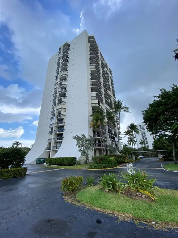 2400 Presidential Way #1104, West Palm Beach, FL 33401 - Image #2