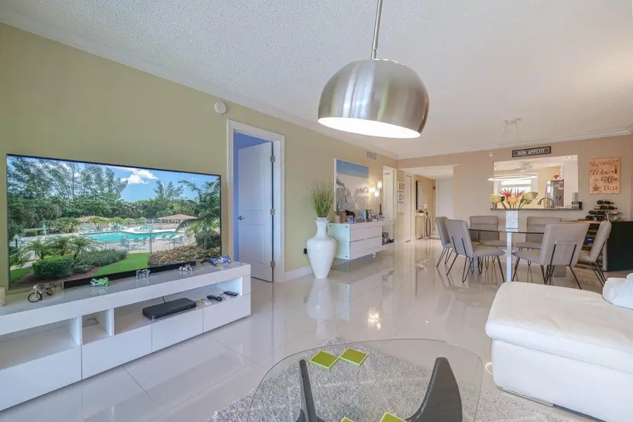 3930 Inverrary Boulevard #603-D, Lauderhill, FL 33319 - Image #3