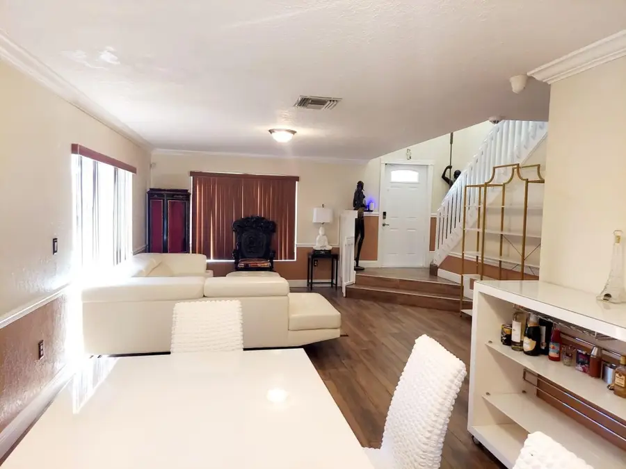 9741 SW 9th Court, Pembroke Pines, FL 33025 - Image #3