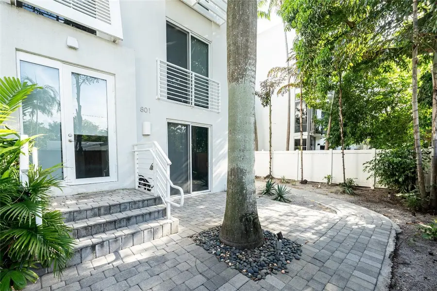 801 SE 12th Court #801, Fort Lauderdale, FL 33316 - Image #3