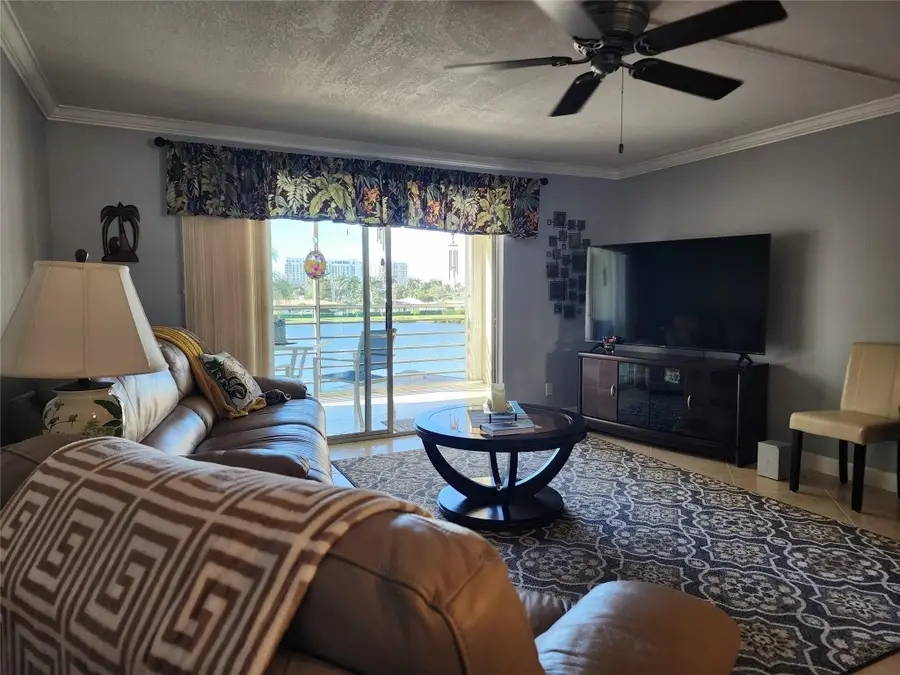 321 SE 3rd Street #302, Dania, FL 33004 - #3