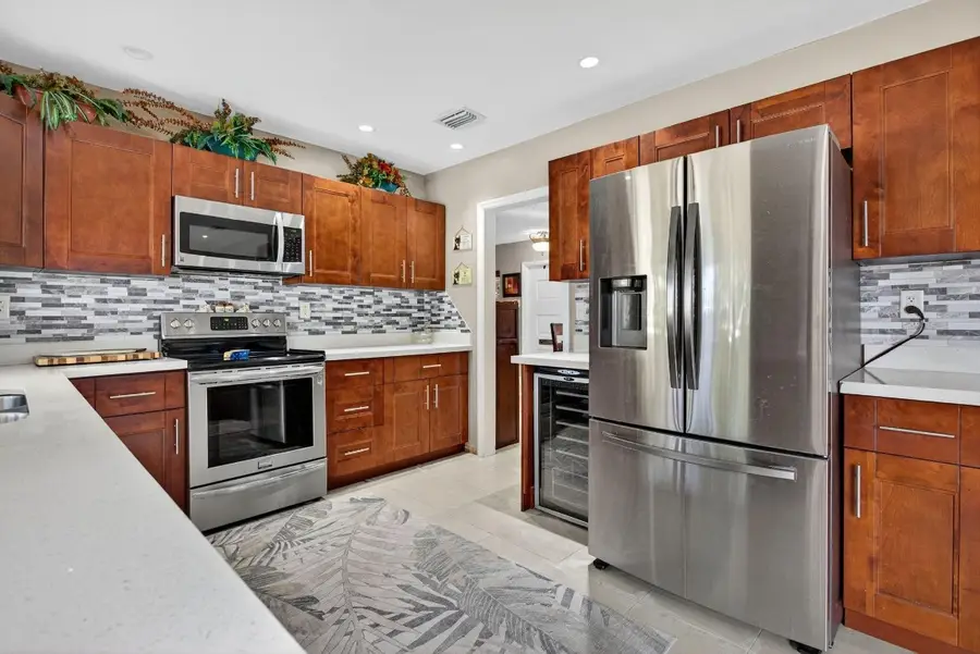 301 SE 8th Court, Pompano Beach, FL 33060 - Image #3