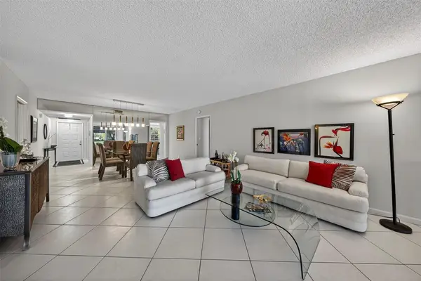 808 Cypress Blvd #203, Pompano Beach, FL 33069