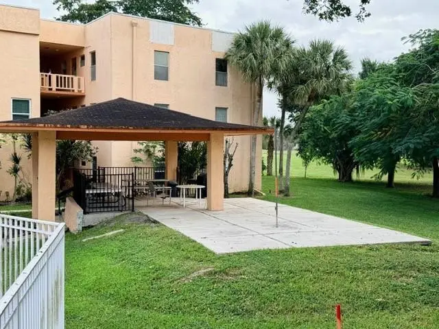 8390 Lagos De Campo Bl #305, Tamarac, FL 33321 - Image #3