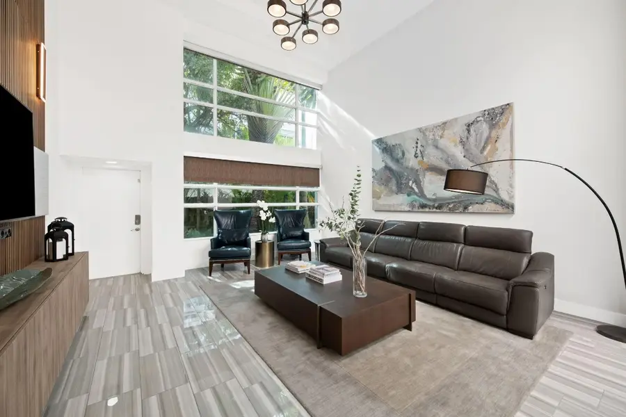 910 NE 16th Terrace #2, Fort Lauderdale, FL 33304 - Image #2