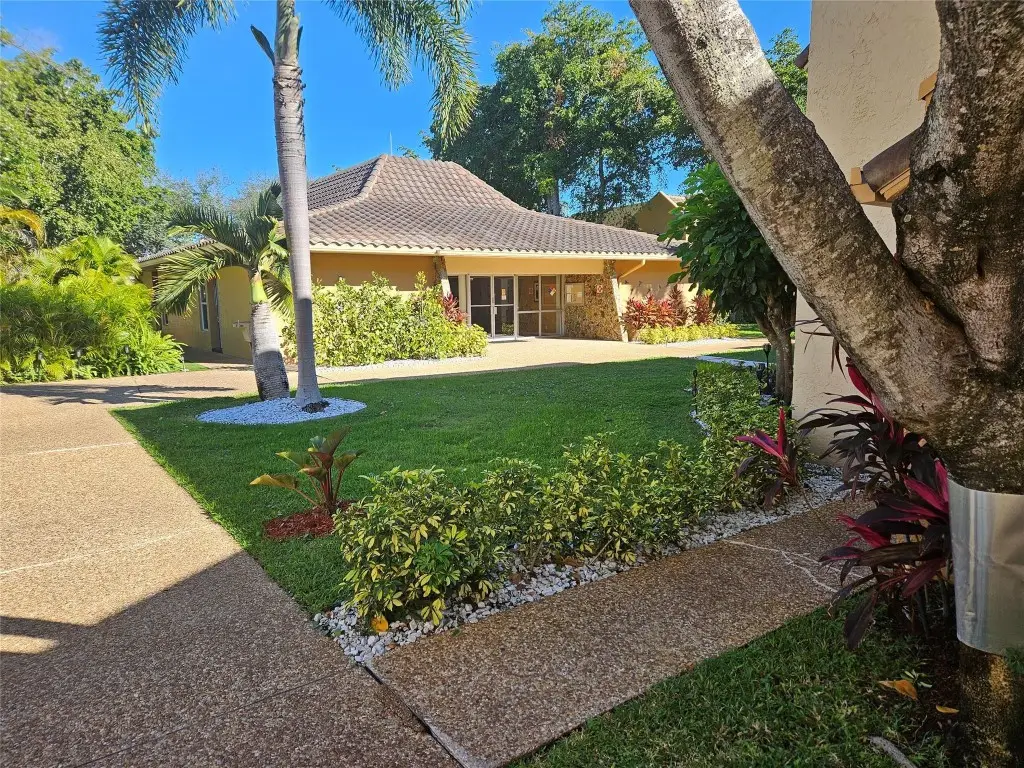 959 SE 2nd Avenue #117, Deerfield Beach, FL 33441 - Image #1