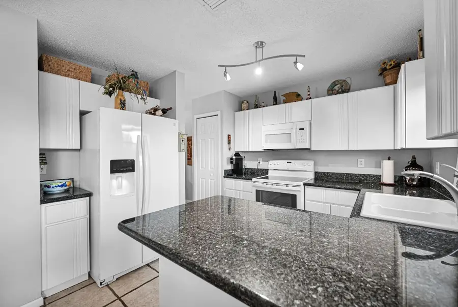 251 W Forest Oak Circle, Davie, FL 33325 - #3