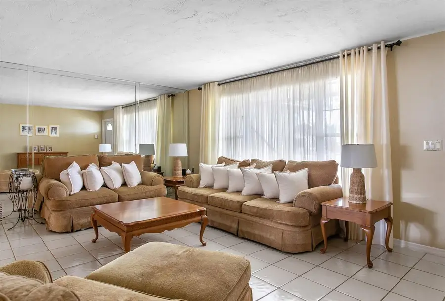 10430 NW 19th Street, Pembroke Pines, FL 33026 - Image #3