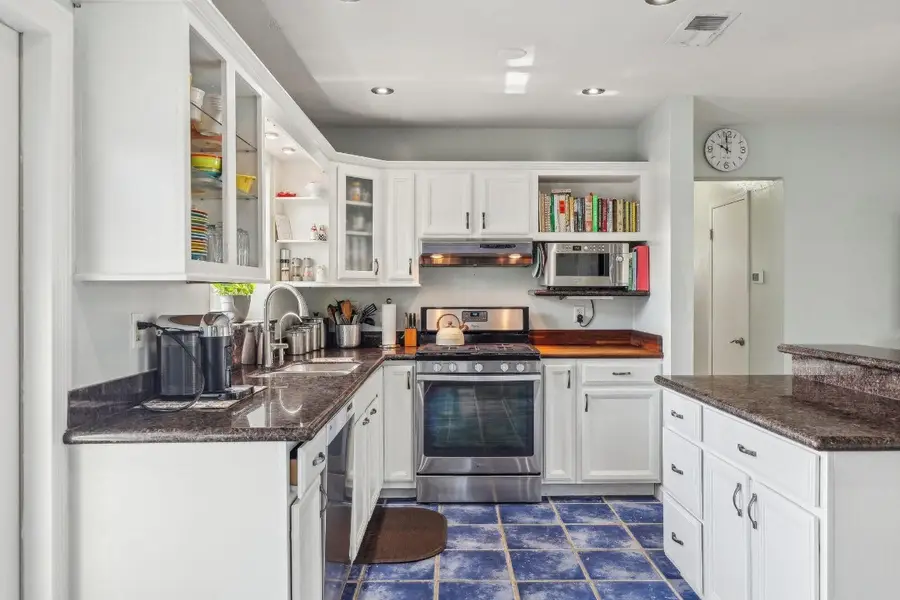 2216 NW 2nd Avenue, Fort Lauderdale, FL 33311 - #3