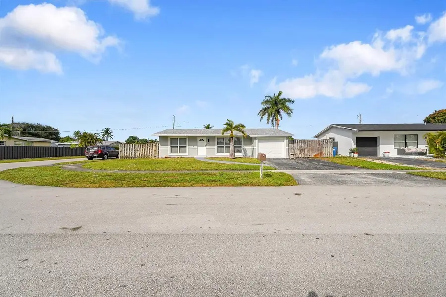 9661 NW 24th Place, Sunrise, FL 33322 - Image #2