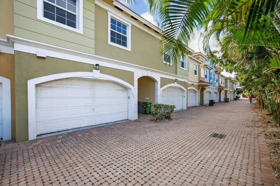 3024 NE 5th Terrace #10, Wilton Manors, FL 33334 - Image #2