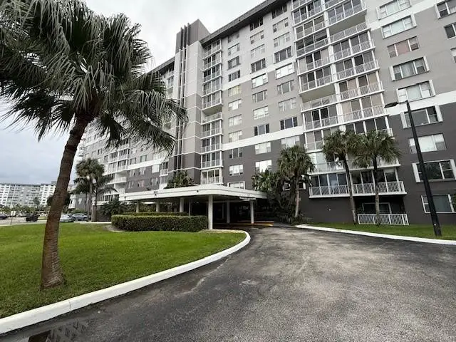 3850 Washington Street #703, Hollywood, FL 33021 - Image #2