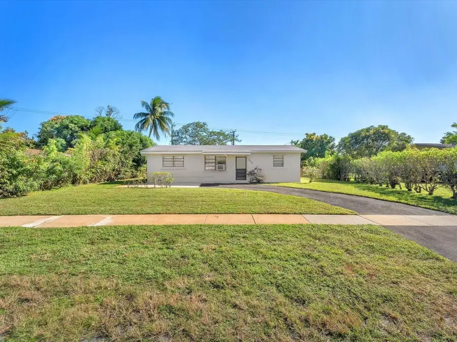 3310 NW 43rd Avenue, Tamarac, FL 33319 - #2