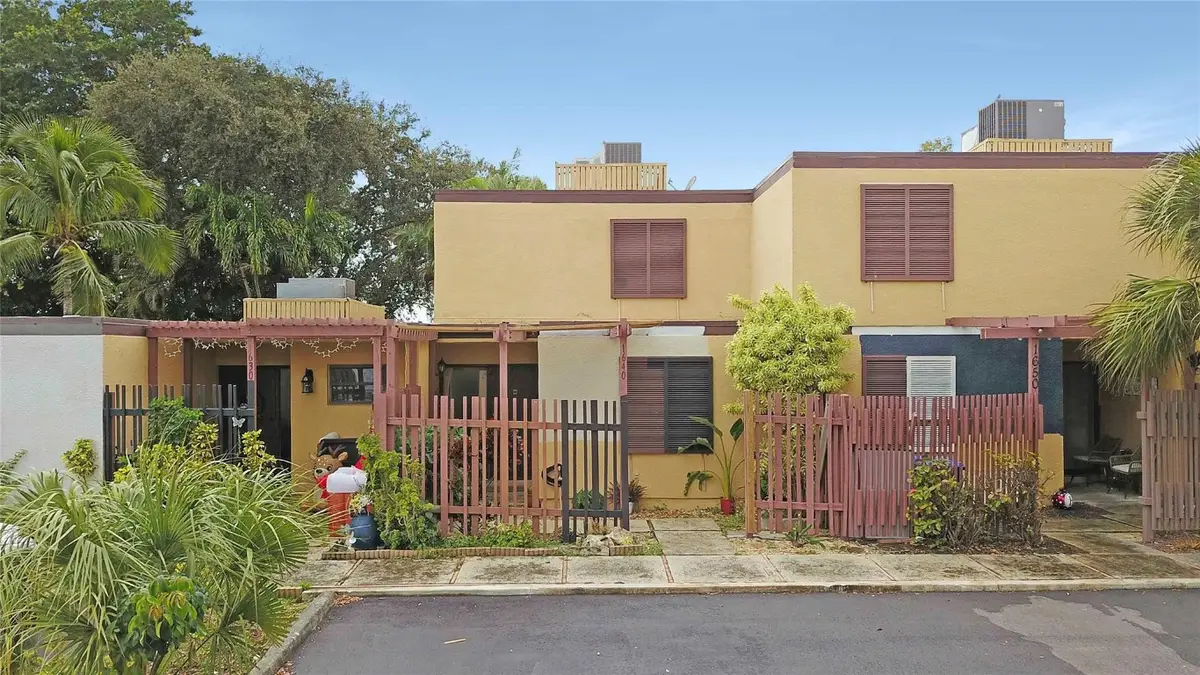 1640 W Golfview Drive, Pembroke Pines, FL 33026 - Image #1