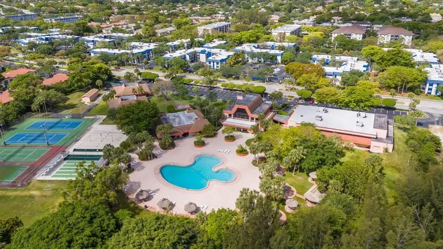 3120 Holiday Springs Boulevard #106, Margate, FL 33063 - Image #3