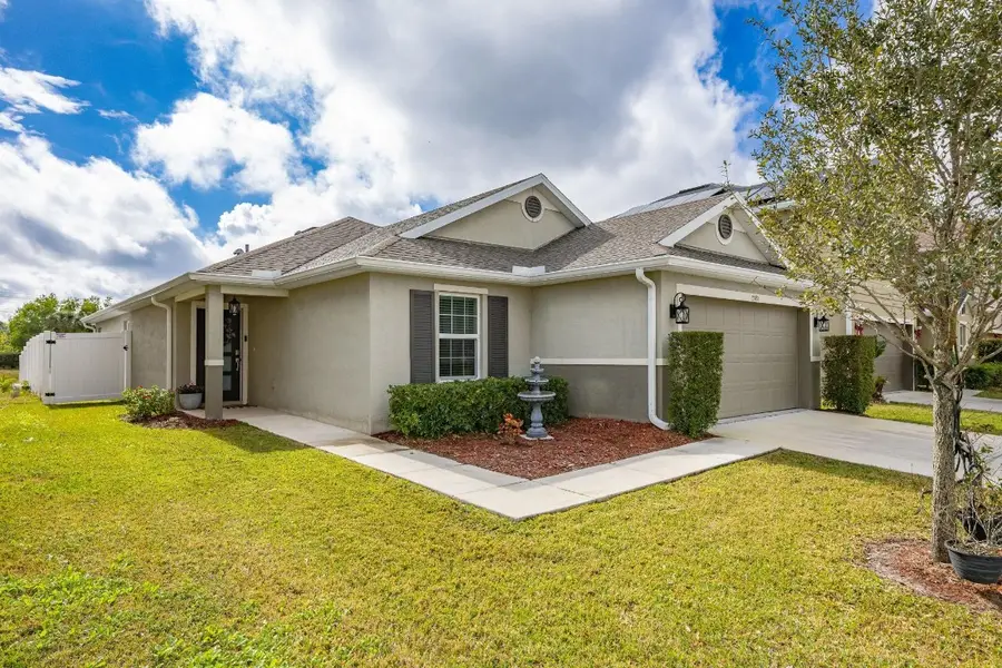 5580 NW Pine Trail Circle, Port Saint Lucie, FL 34983 - Image #2