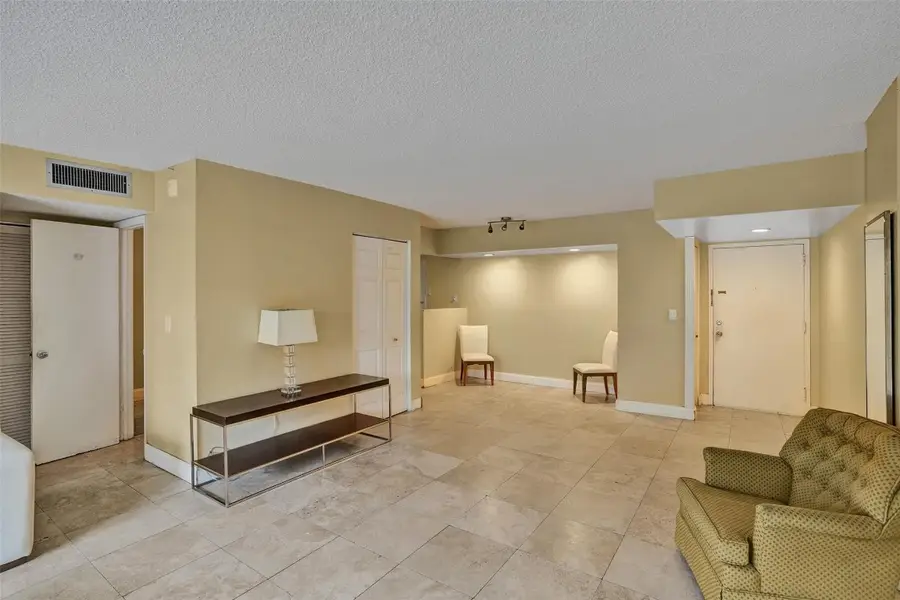 200 178th Drive #309, Sunny Isles Beach, FL 33160 - Image #2