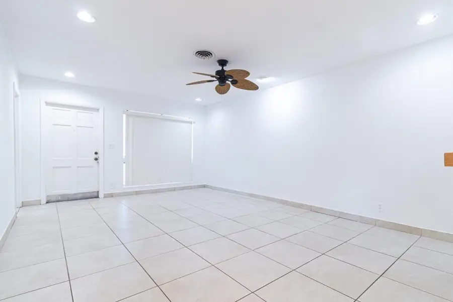 Address Withheld By Seller, Fort Lauderdale, FL 33334 - Image #3