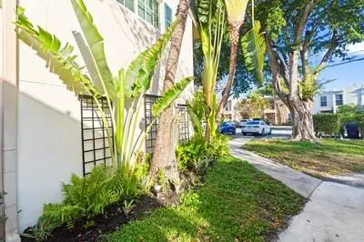 681 Kensington Place #D101, Fort Lauderdale, FL 33305 - #3