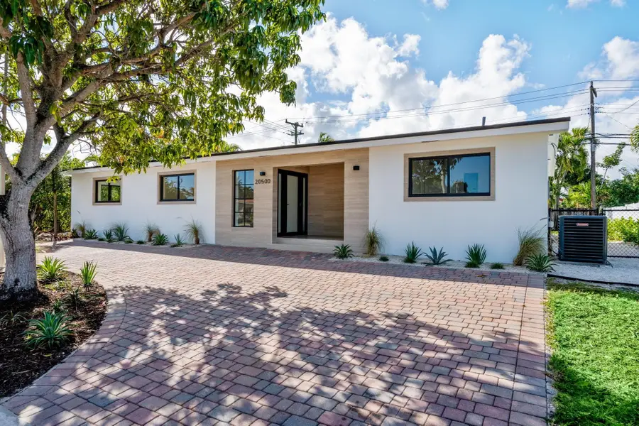 20500 Highland Lakes Boulevard, Miami, FL 33179 - #3