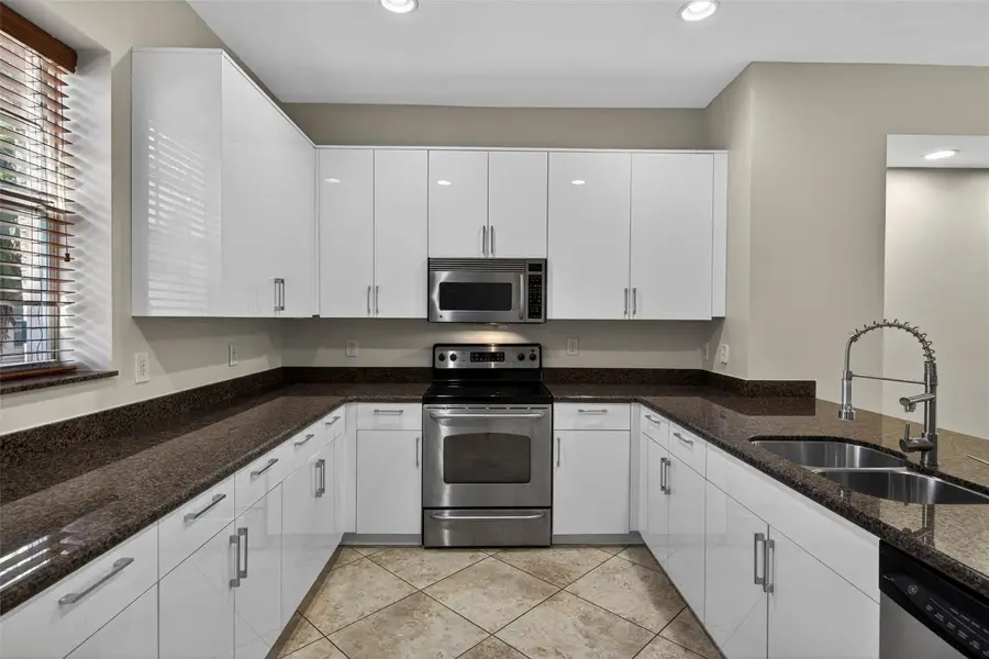 1033 NE 17th Way #1103, Fort Lauderdale, FL 33304 - Image #3