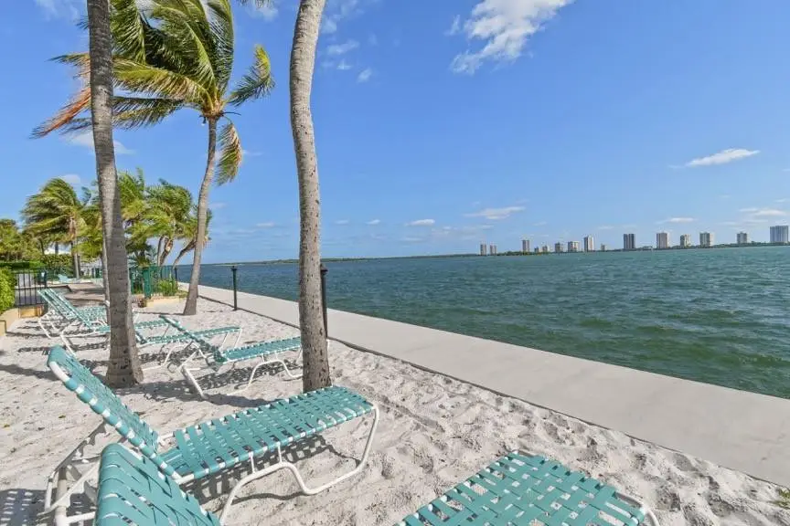 1040 Lake Shore Drive #26, West Palm Beach, FL 33403 - Image #1