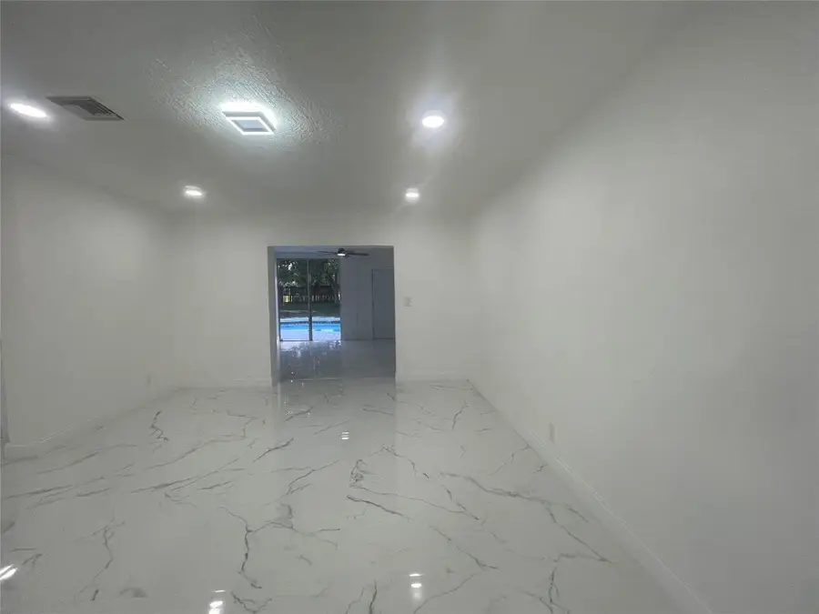 3290 NW 39th Street, Lauderdale Lakes, FL 33309 - Image #3