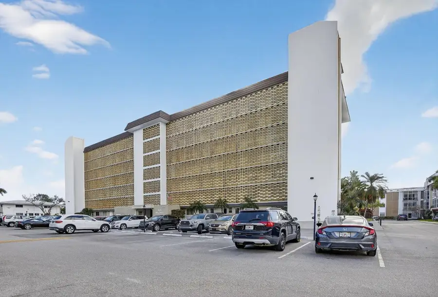 3050 NE 16th Avenue #207, Oakland Park, FL 33334 - Image #3