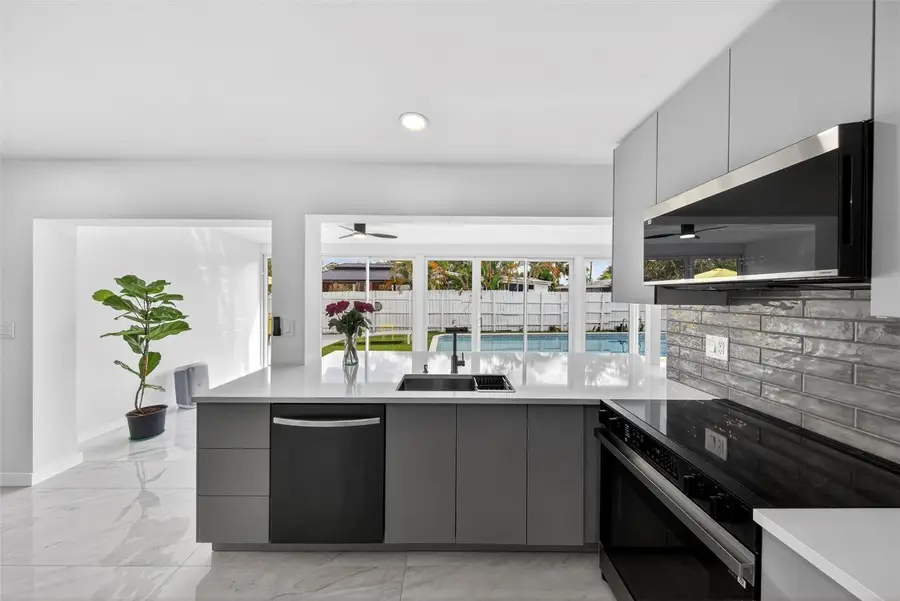 4390 NW 38th Avenue, Fort Lauderdale, FL 33309 - Image #3