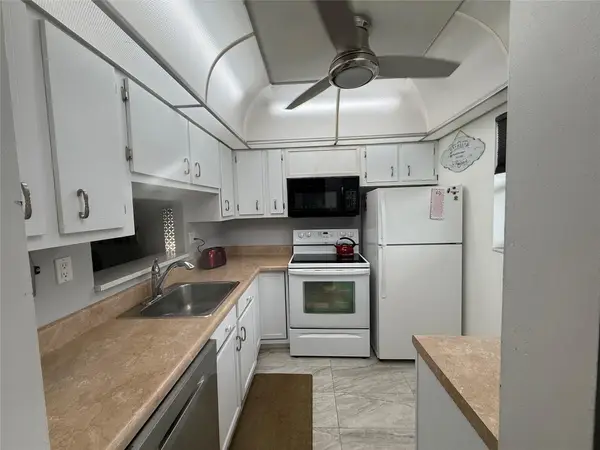 3431 NW 50th Avenue #304, Lauderdale Lakes, FL 33319