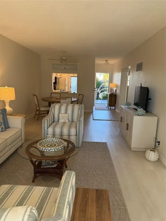 4117 E Bougainvilla Drive #209, Fort Lauderdale, FL 33308 - Image #2