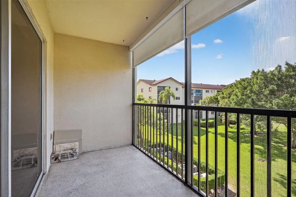 1600 SW 127th Way #305 C, Pembroke Pines, FL 33027 - Image #1