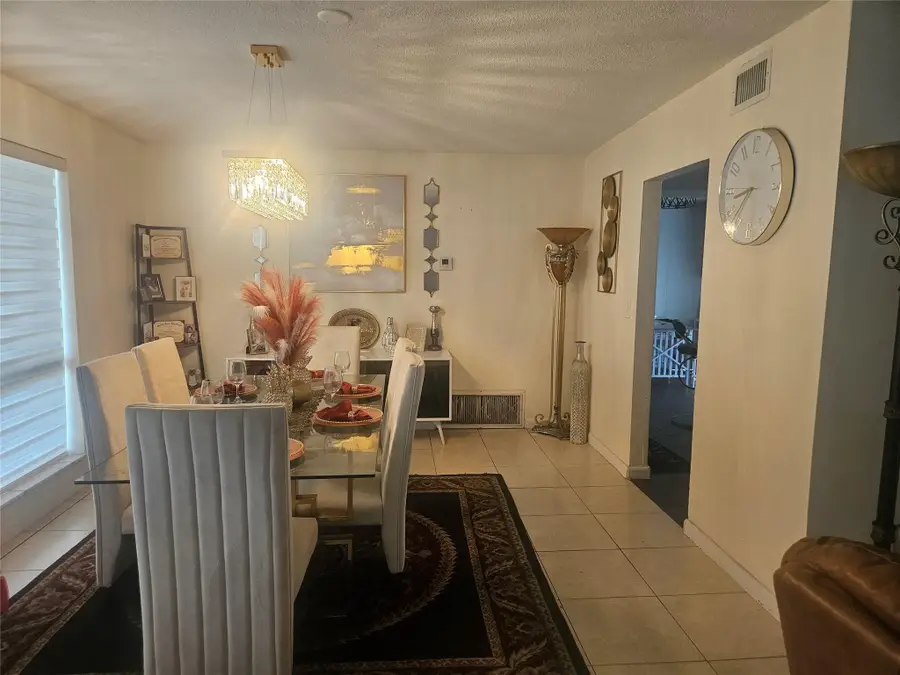 7733 Embassy Boulevard, Miramar, FL 33023 - #2