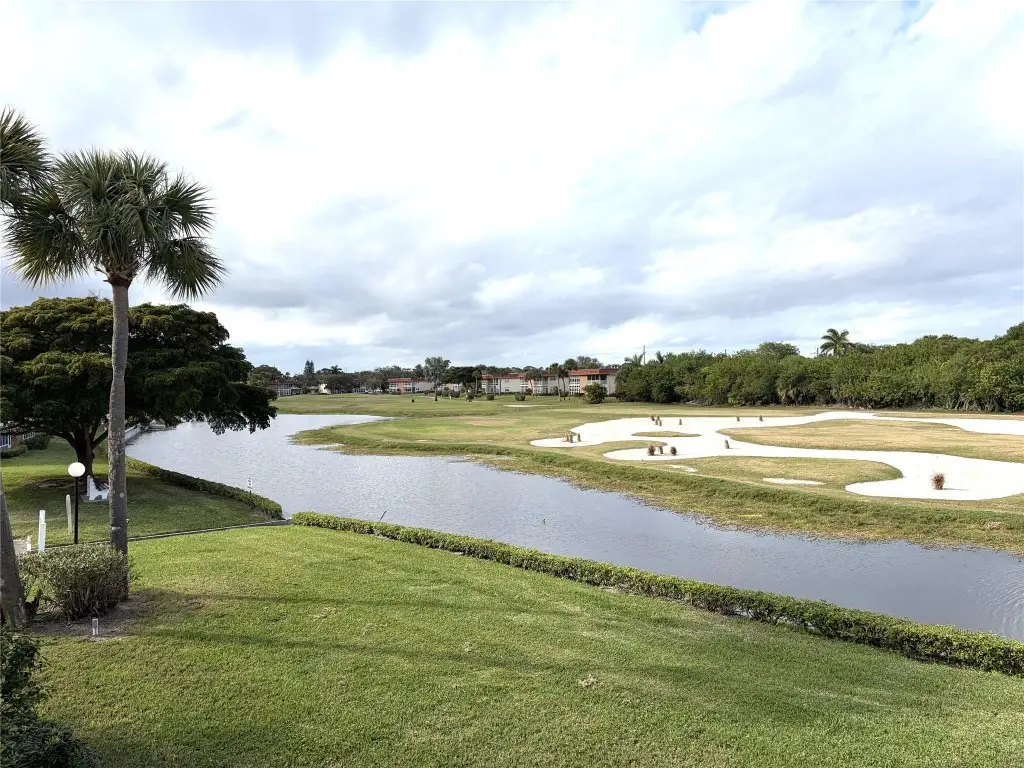 73 Royal Oak Court #206, Vero Beach, FL 32962 - Image #1