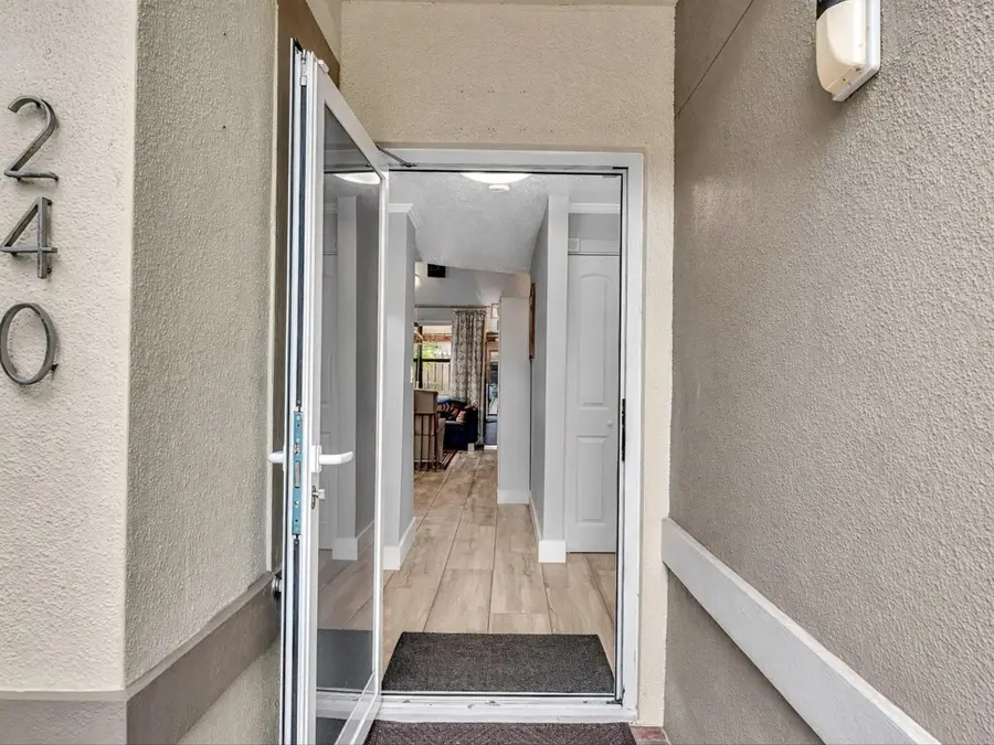 240 City View Drive #240, Fort Lauderdale, FL 33311 - #3