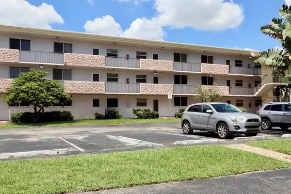 5985 Del Lago Circle #223, Sunrise, FL 33313
