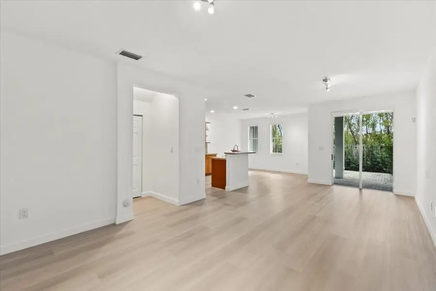 10821 NW 76th Lane #10821, Doral, FL 33178 - Image #2